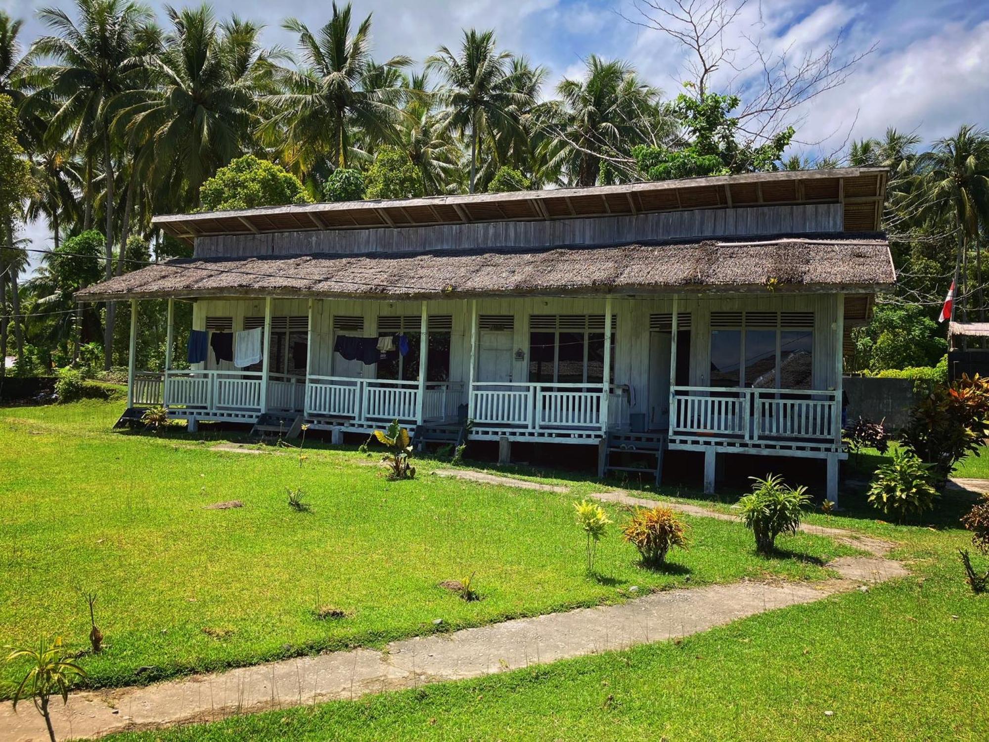 Pulau Unauna Pristine Paradise Dive Resort - Togean Islands, Una Una מראה חיצוני תמונה